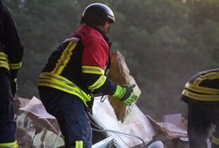 Атака рф по Одесі: рятувальники евакуювали 33 мешканці (фото)