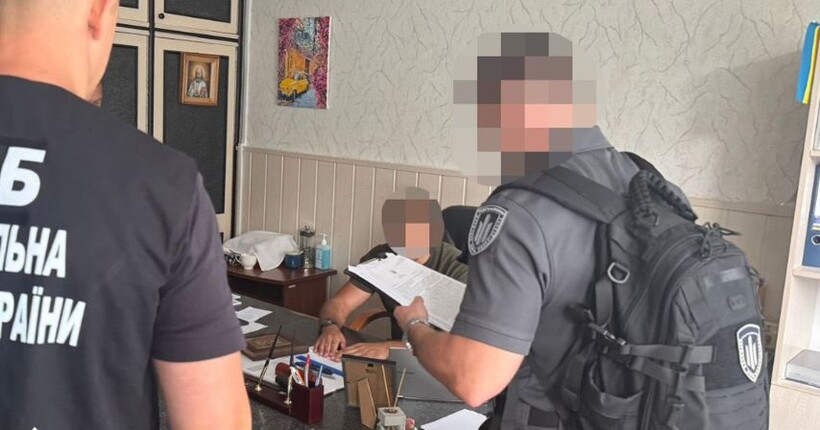 У Дніпрі затримали ексчиновника за хабар у $4000 за комісування пораненого військового