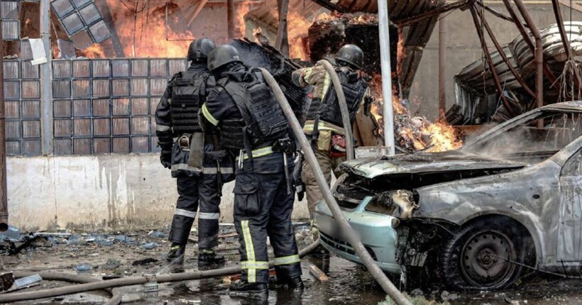 Удар по Харкову: надзвичайники ліквідували всі осередки пожеж (фото)