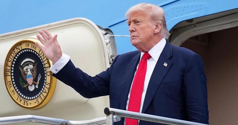 Трамп прибув до Шотландії на тлі скандалу з Епштейном і переговорів щодо угоди з ЄС