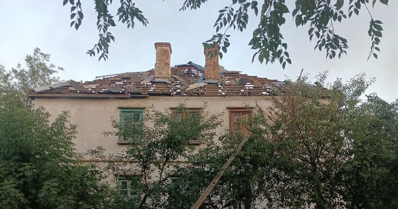 Ворог вночі бив по Дніпропетровщині: пошкоджено заклад освіти та лінію електропередач