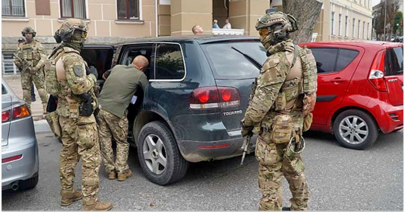 У Кременчуці жінка розбила авто ТЦК: справу можуть передати СБУ