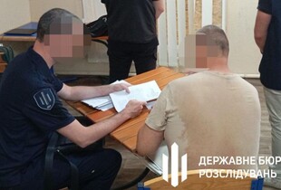 Посадовець Кропивницького ТЦК за $1000 знімав чоловіків із розшуку