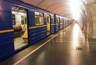 Поїзди годину не зупинялись на 