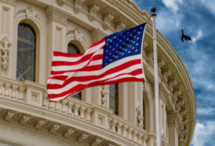 США попередили Китай про можливе запровадження 100% мит через закупівлю російської нафти