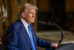 Трамп заявив, що дозволить українським біженцям залишатися у США до завершення війни