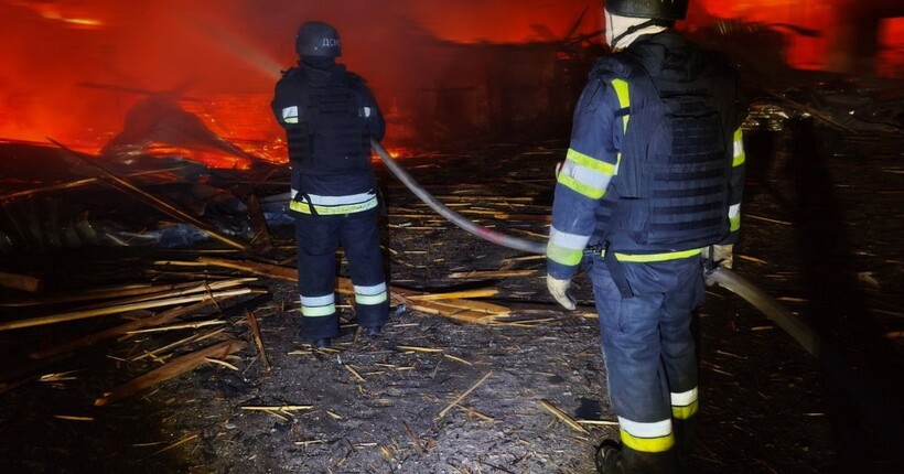 Росіяни атакували Павлоградський район: виникли пожежі на підприємствах
