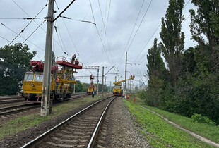 У Києві внаслідок обстрілу пошкоджена залізнична інфраструктура - рух здійснюється тепловозами
