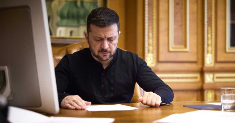 Зеленський підписав закон про повернення повноважень НАБУ та САП