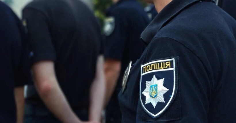 У Житомирі чоловік з ментальним розладом вкусив 17-річну дівчину за обличчя