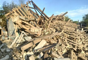 На Дніпропетровщині з-під завалів дістали двох дітей: росіяни били по будинках та ліцею