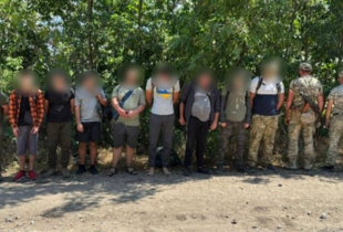 На кордоні затримали дев'ятьох порушників, які намагалися незаконно потрапити у Молдову - ДПСУ 