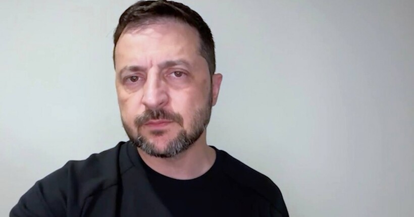 Державні нагороди героям, успіхи антикорупційних органів та нові діпстрайки - головне зі звернення Зеленського
