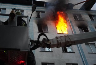 Ворог атакував Одещину ударними дронами: вогонь знищив торгівельні павільйони