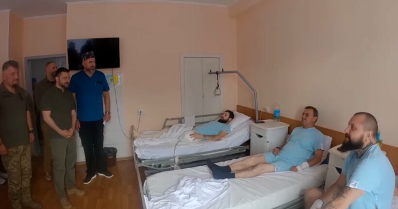 Зеленський відвідав одну з лікарень Харкова, де перебувають після поранень українські воїни