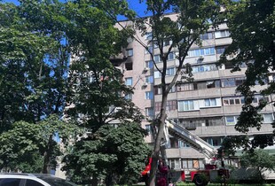 У Києві підозрюваний у скоєнні злочину підірвав квартиру: поранено поліцейського