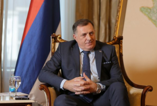 Виборча комісія Боснії усунула проросійського лідера Додіка з президентської посади