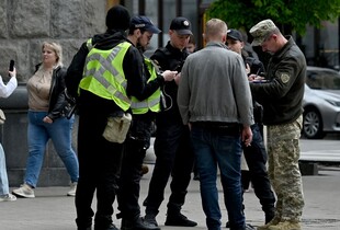 Працівники ТЦК та СП з 1 вересня зобов’язані носити бодікамери – Міноборони