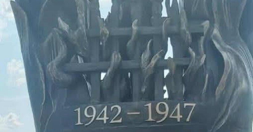 У Польщі невідомі пошкодили пам’ятник жертвам Волинської трагедії