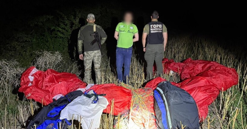 На Вінничині чоловік планував перетнути кордон на параплані: його затримали