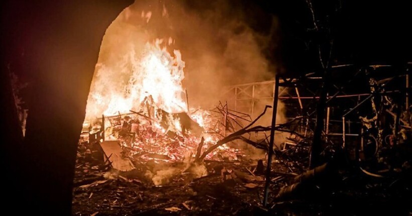 Удар по Київщині: у ДСНС розповіли про нічну атаку та показали кадри наслідків (фото)