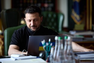 Зеленський: Відповідь на територіальне питання - у Конституції, відступати не будемо