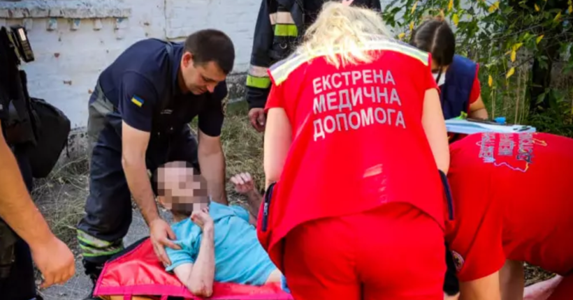На Київщині рятувальники вдруге дістали з колодязя одного й того самого чоловіка