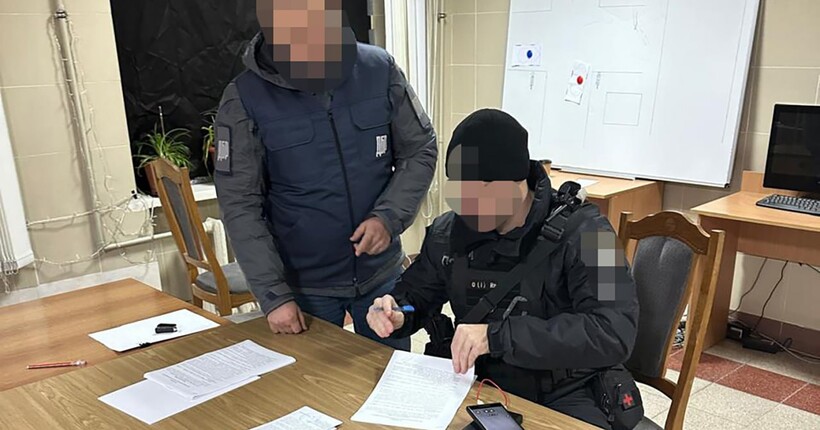 У Херсоні суд визнав винним правоохоронця у жорстокому побитті військовослужбовця під час затримання