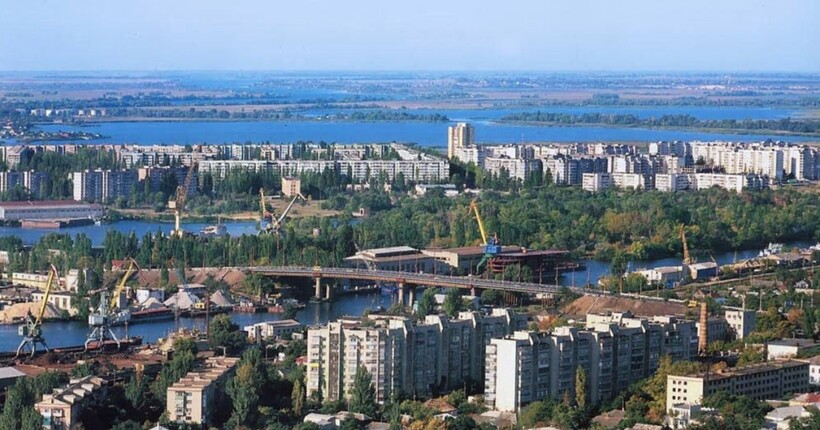 Евакуація з мікрорайону Острів у Херсоні: в ОВА відповіли, чи відкритий міст