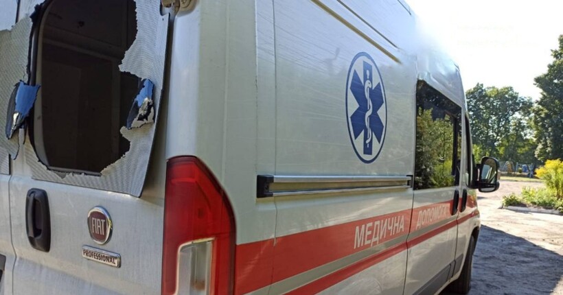 Окупанти дронами атакували цивільну автівку та швидку на Сумщині: загинув чоловік