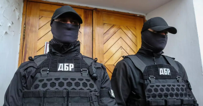 На Донеччині викрито масштабну схему уникнення мобілізації за участі працівників суду – ДБР