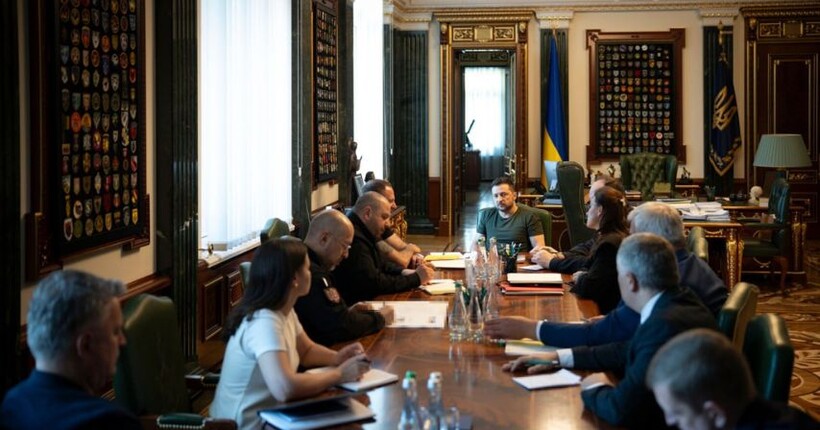 Зеленський провів нараду з урядом та РНБО щодо ключових дипломатичних пріоритетів