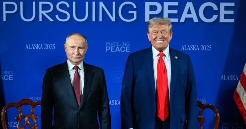 Білий дім опублікував фото Трампа і Путіна - на фоні слоган 