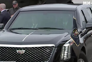 Трамп та Путін розпочали переговори з розмови в авто лідера США (відео)