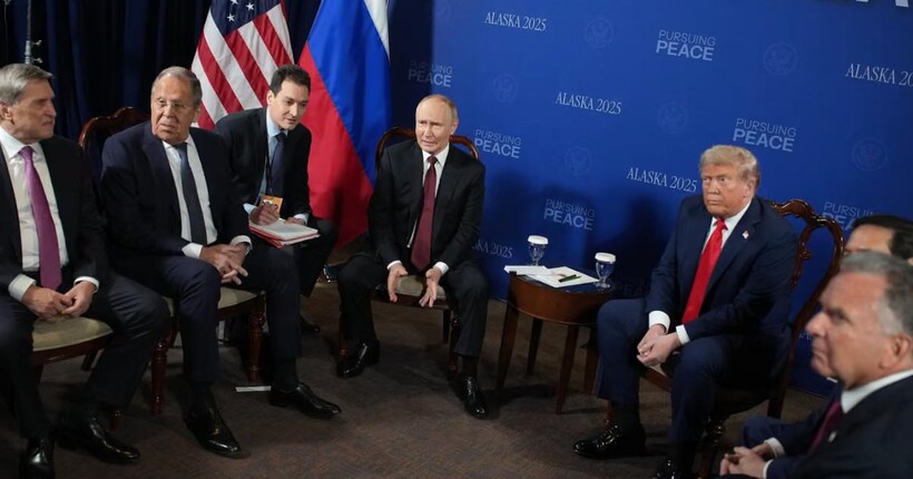 Переговори на Алясці: зустріч Трампа і Путіна триває вже понад 90 хвилин