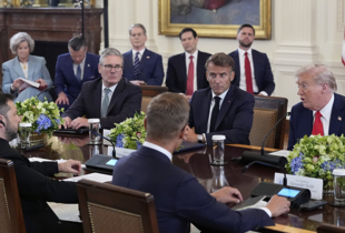 Трамп організовує зустріч Путіна і Зеленського за дорученням європейських лідерів