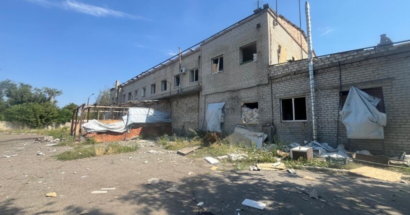 У Костянтинівці внаслідок обстрілу поранено рятувальників, постраждала пожежна частина