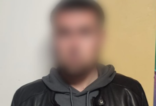 У Києві чоловік ошукав та залякав вдову військового, виманивши пів мільйона гривень