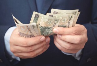 Золкін розповів про заробітню плату росіян та на що вони її вистачає: подробиці