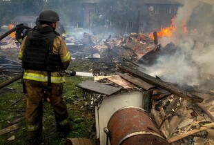 Атака на Сумщину: понівечено пожежно-рятувальний підрозділ, спалахнула масштабна пожежа (відео, фото)