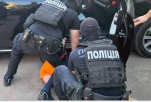 На Харківщині затримали банду, яка напала на матір військового ЗСУ