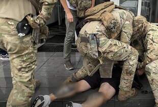 Житель Житомирщини організовував схеми переправлення за кордон за суму від $15 000 