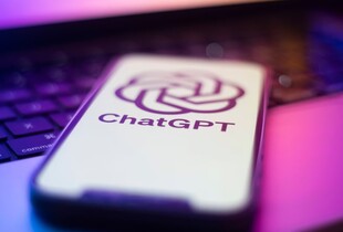 Батьки підлітка подали до суду на розробника ChatGPT через самогубство сина