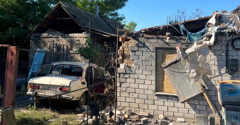 Ворог обстрілює Дніпропетровщину: постраждалі будинки та інфраструктура