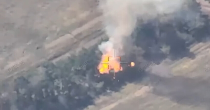 На Покровському напрямку бійці Нацгвардії знищили російські гармати та склади з боєприпасами (відео)