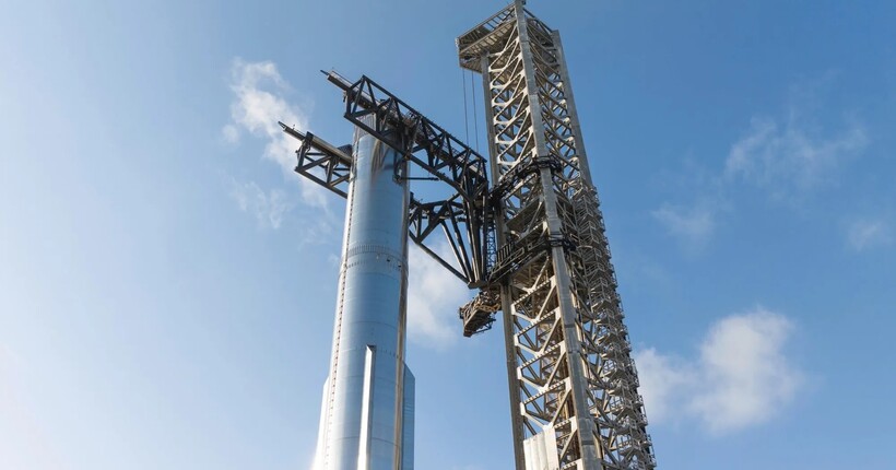 Starship від SpaceX успішно вивела супутники на орбіту після року невдач