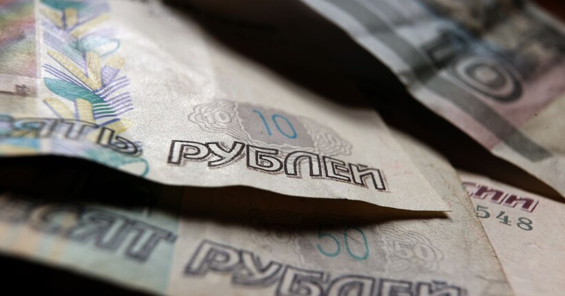 У рф стрімко зростають борги по зарплатах: компанії масово економлять на працівниках – ЦПД