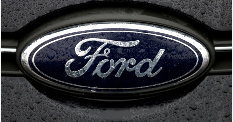 Ford відкликає 355 тисяч пікапів через несправності дисплея панелі приладів