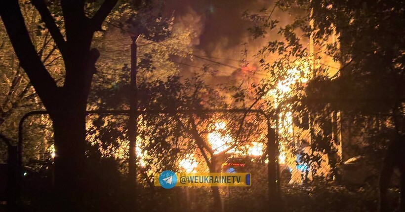 У Києві авіація ДСНС залучена до гасіння пожеж після ракетного удару