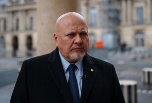 Друга жінка звинуватила головного прокурора МКС у сексуальних домаганнях